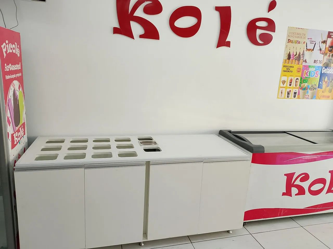   Expositor/ Buffet/ Balcão para sorveteria/ açaiteria/ adegas e móveis pra cafeteira - Foto 6