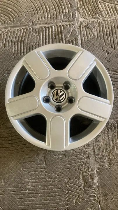 1-Roda avulsa aro 15 Vw CrossFox Fox polo Golf Original  - Foto 2