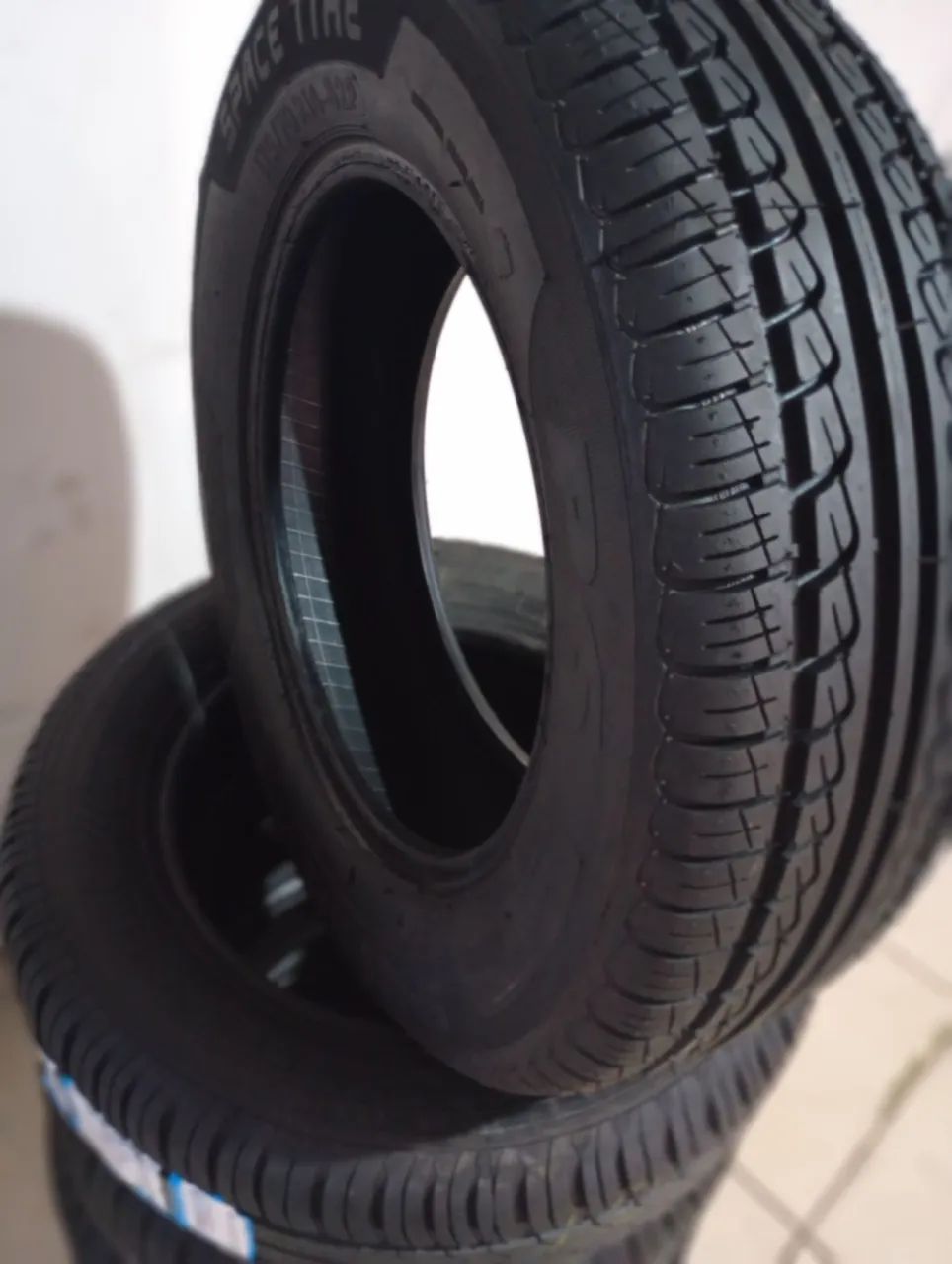 Pneus Novos Aro 14 185/70 - Foto 5