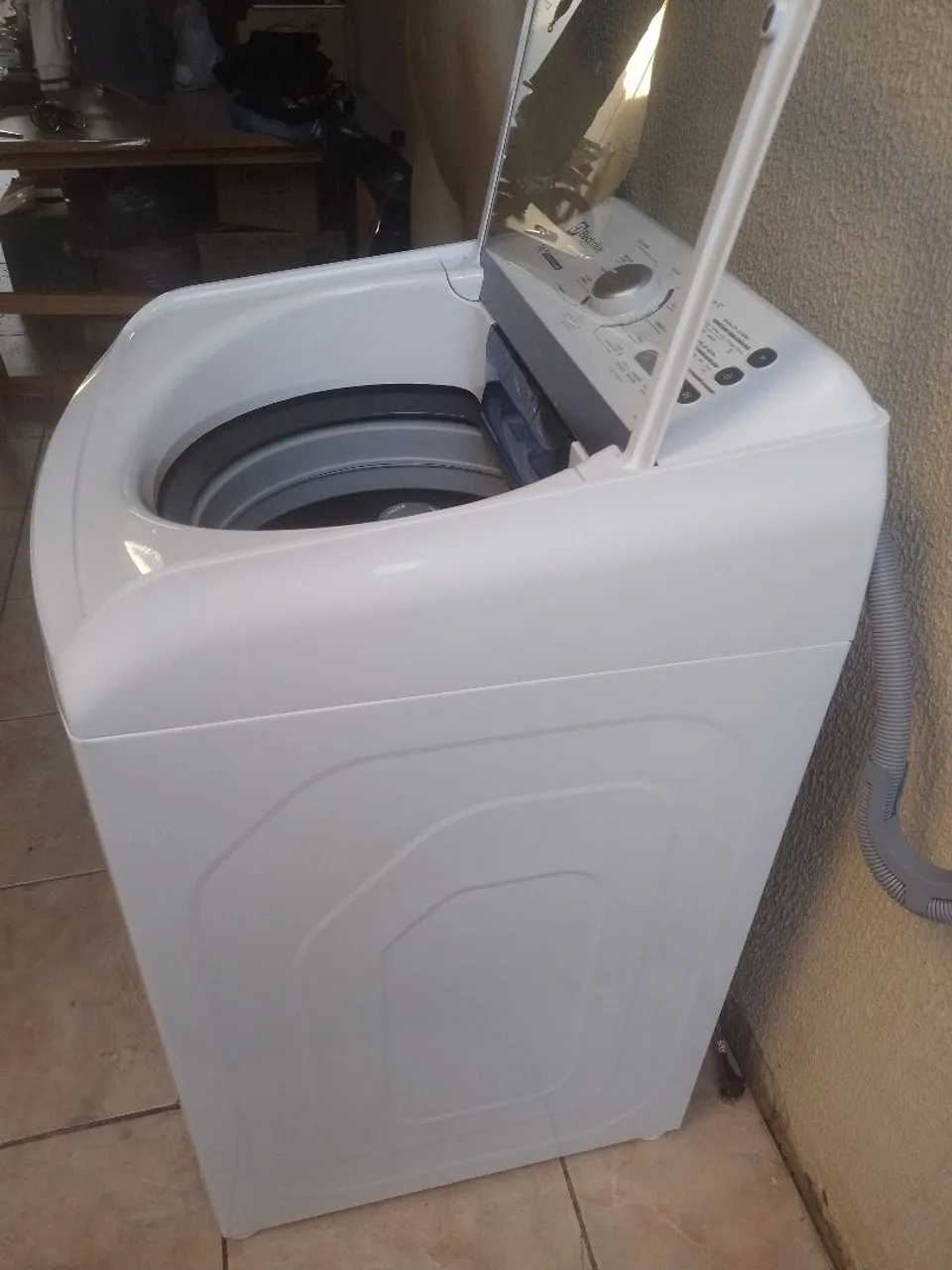 Máquina de Lavar Electrolux com design moderno