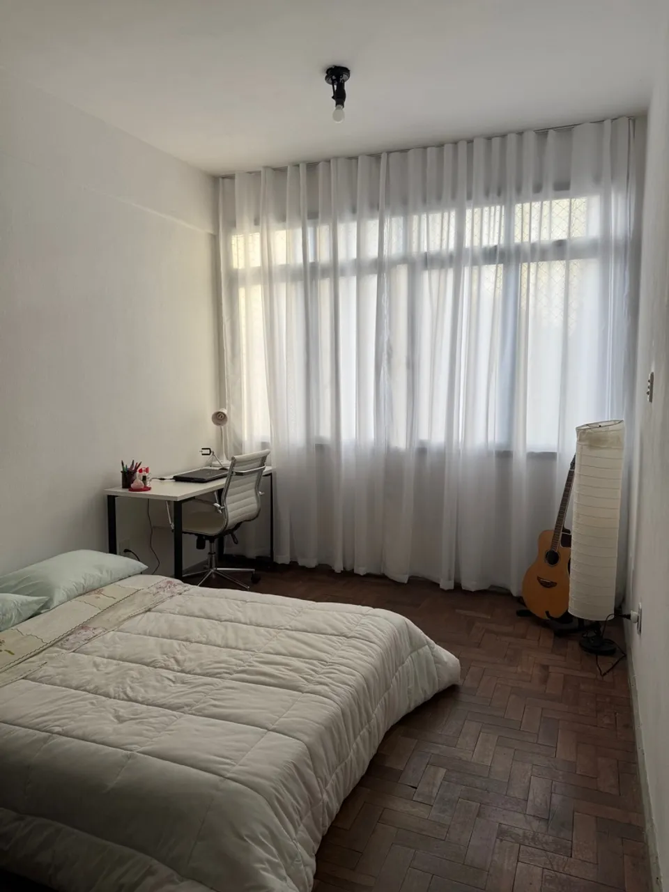 Kit Cortinas de Voil Brancas Elegantes + Trilhos de aço