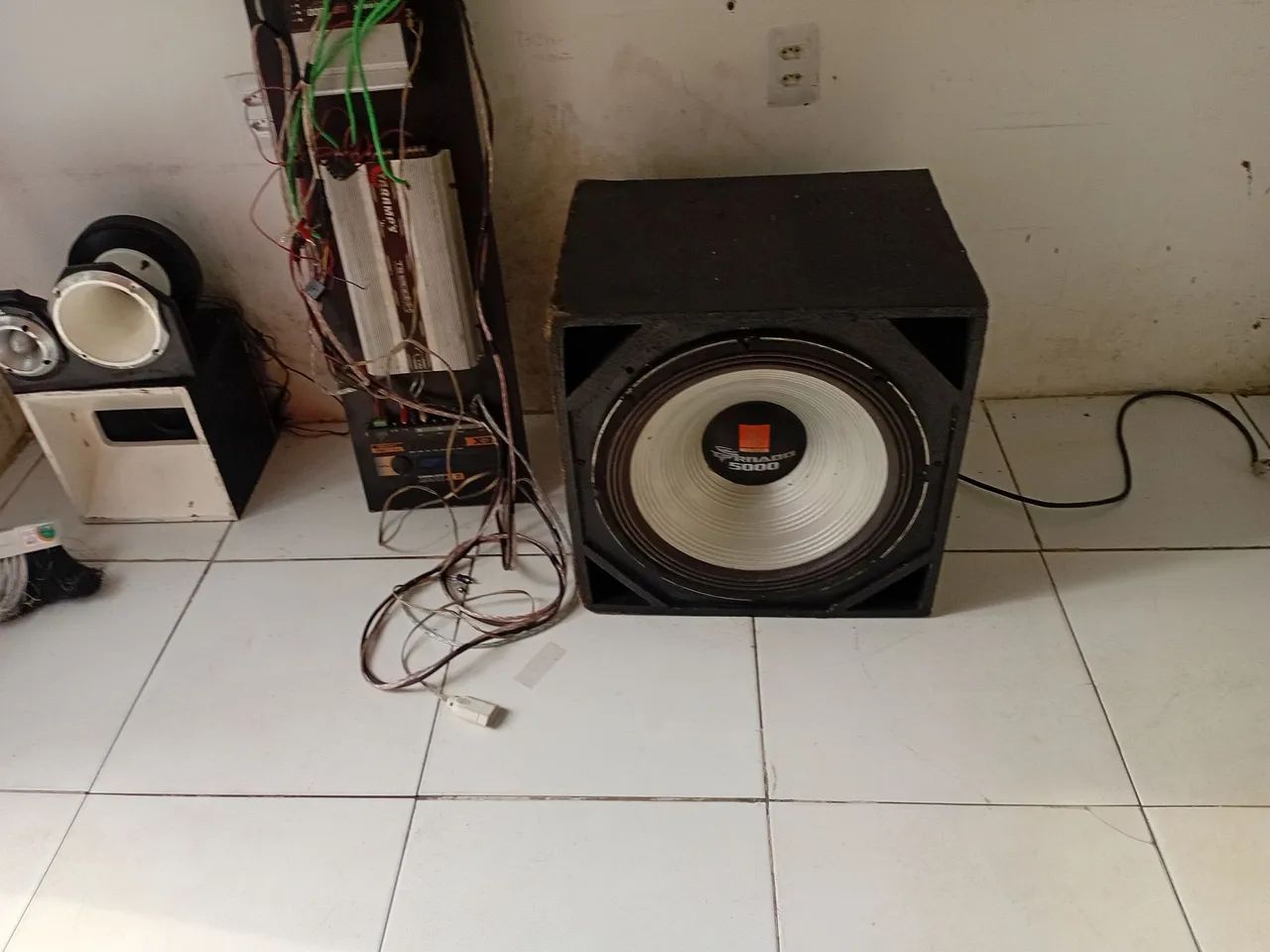 ? VENDO SOM JBL + TARAMPS<br>Grave 18? 5600 RMS ? - Foto 3