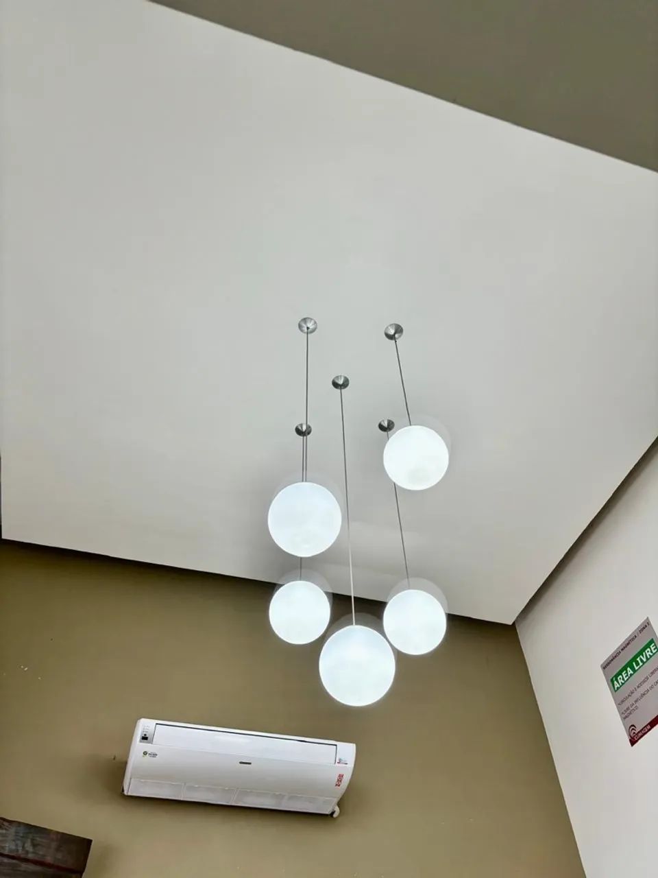9 Globos modernos de Luz