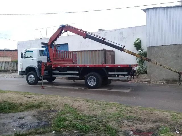 SERVIÇO E ALUGUEL CAMINHAO MUNCK 8 TON