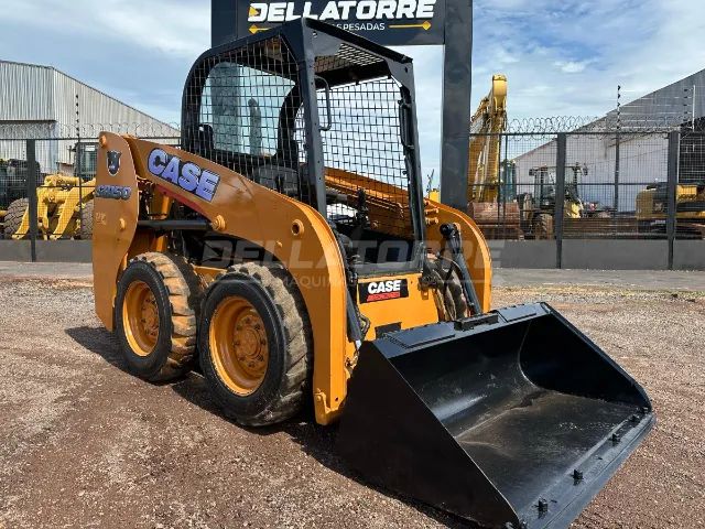 Mini Carregadeira Case 150R - 2013 Pronta para Trabalhar - Foto 2