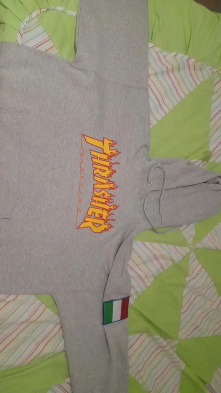 Moletom Thrasher Cinza com Bandeira Italiana, usado, valor negociável