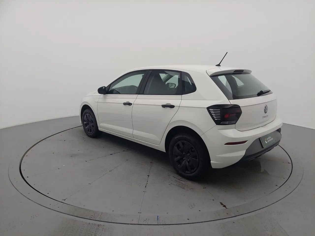 Volkswagen Polo Track 1.0 Flex 12V 5p, foto 3 de 18