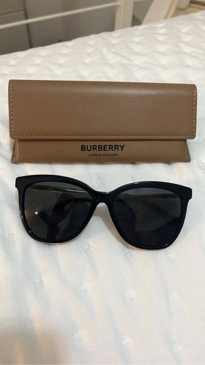 Óculos de sol Burberry novo - Foto 2