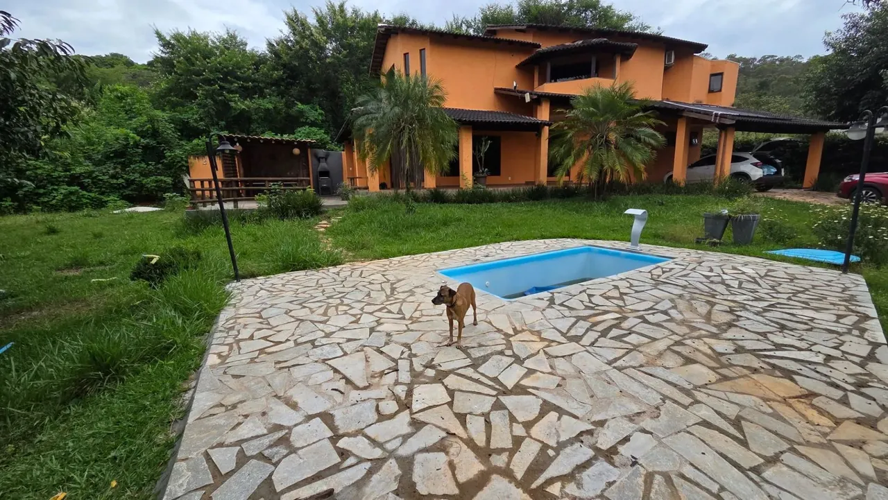 CASA 3 SUÍTES EM FRENTE A PRAINHA DO LAGO NORTE