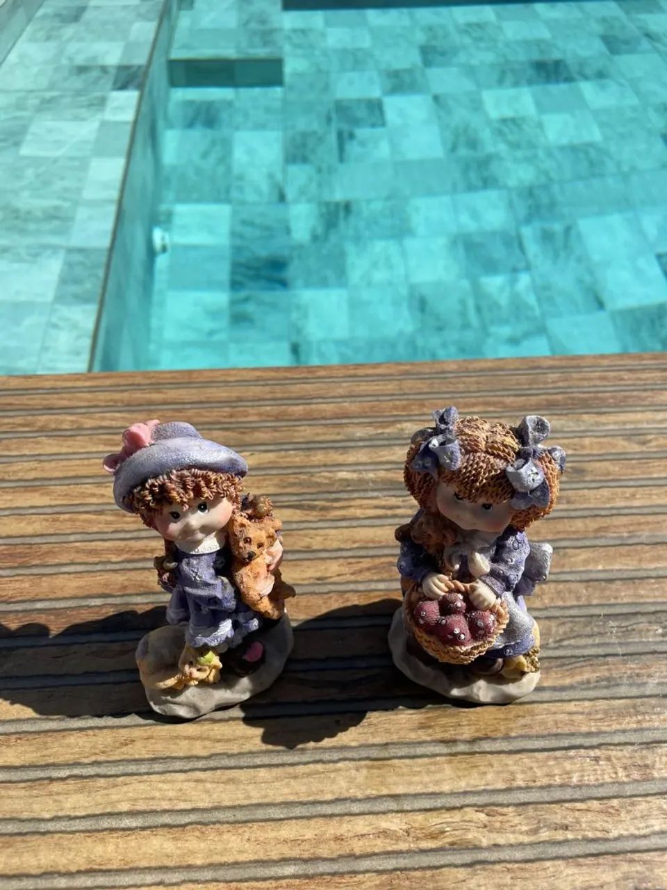 Par de Bonecas de Porcelana Colecionáveis - Foto 2