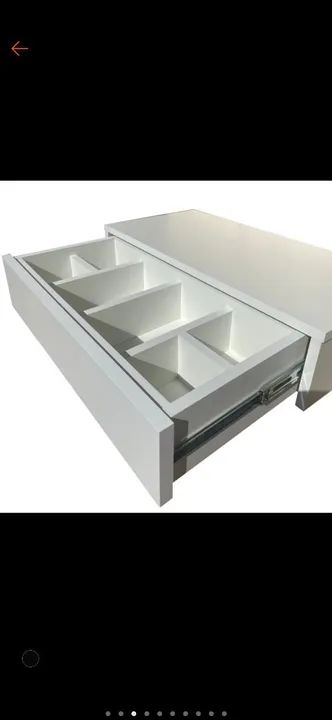 Penteadeira branca com gavetas