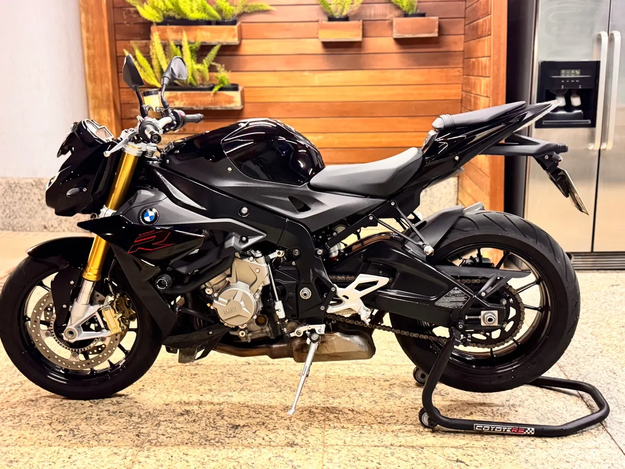 BMW S1000-R Naked - Muito Nova