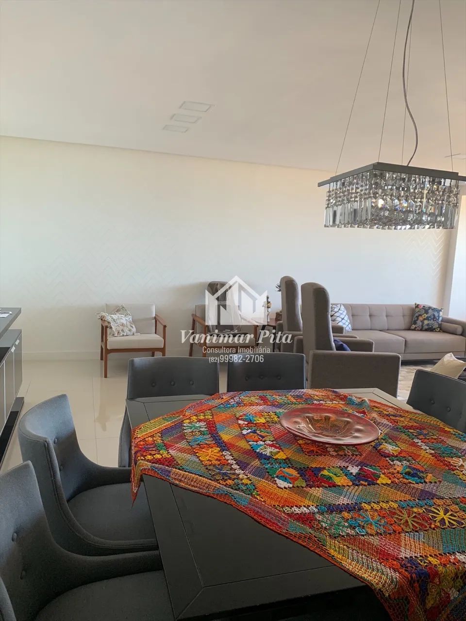 Apartamento para venda. Com 175 metros quadrados e 3 quartos em Ponta Verde - Maceió - AL.