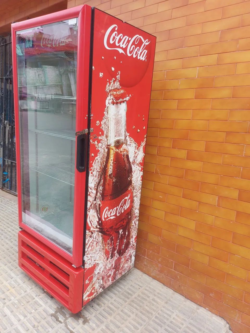 Geladeira Expositora Coca-Cola - Geladeiras e Freezers - Ermelino