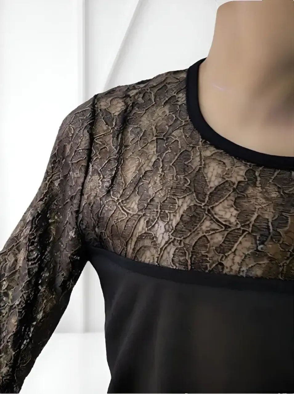 vestido preto com renda e cinto da marca talita kume - Foto 5