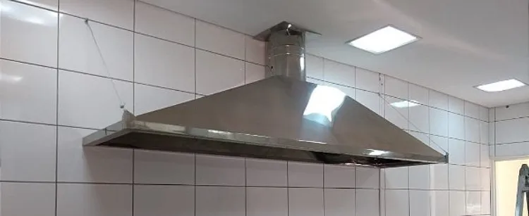 Coifa de Inox com Exaustor Industrial - 1,90m - R$ 1.400