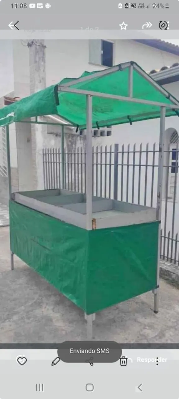 Vende se barraca para feira.