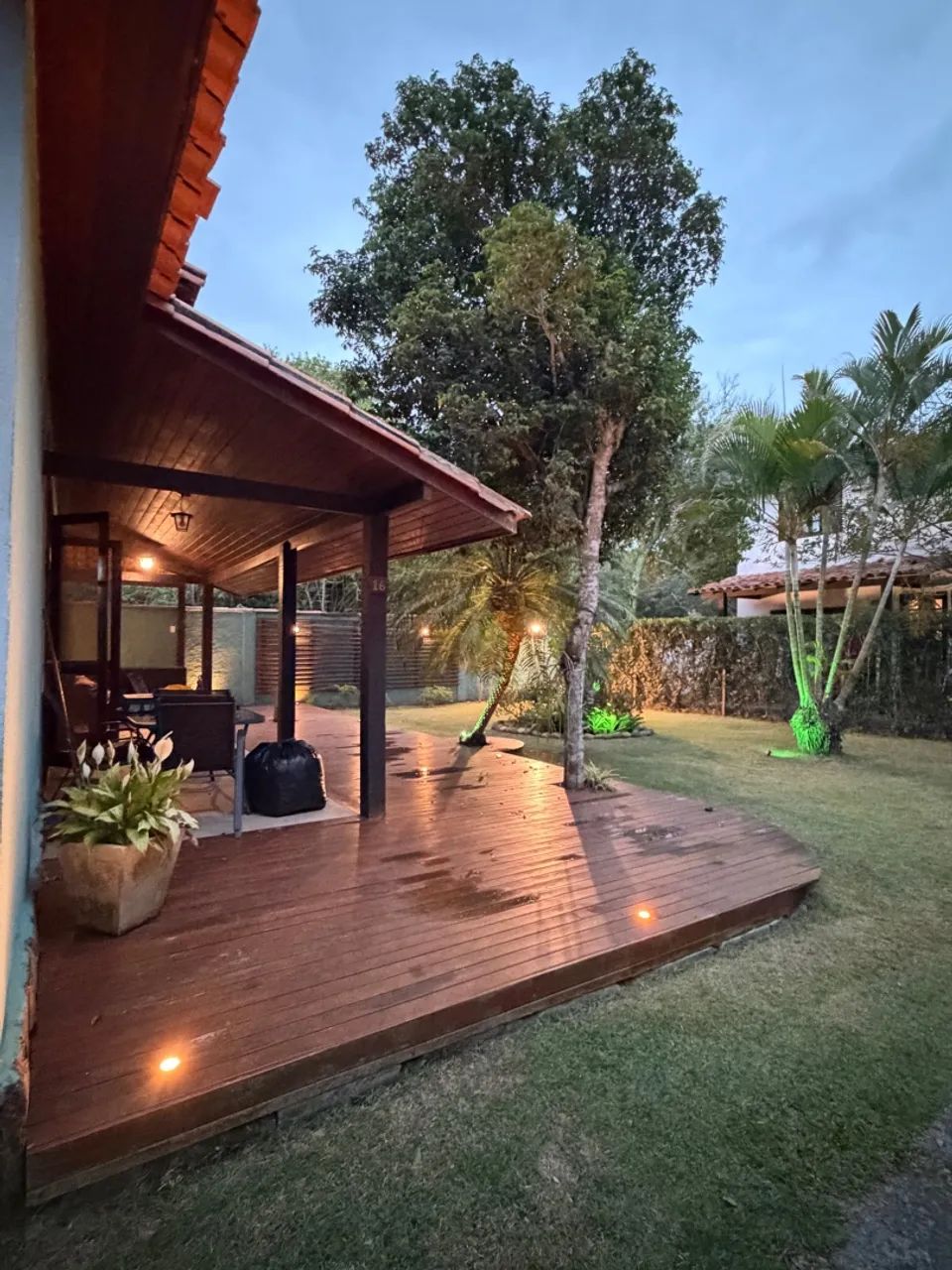 Excelente casa de 4 suítes pra temporada em Búzios 