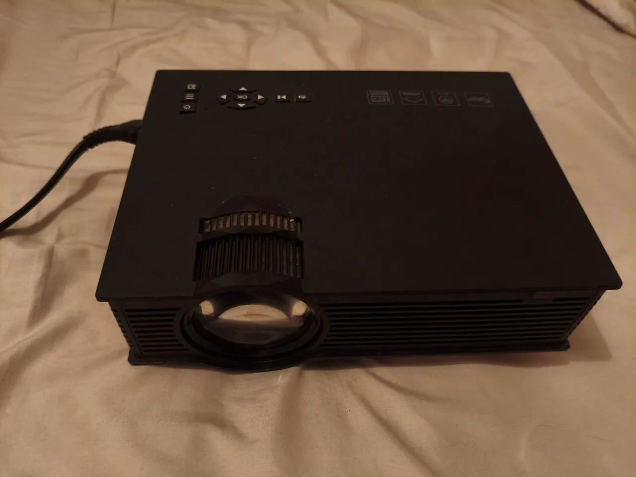 Projetor uc68 1800 lm