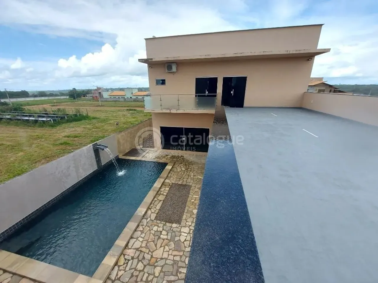Casa a venda no Fazenda real - com 659m2 de área construída com Escritura Publica