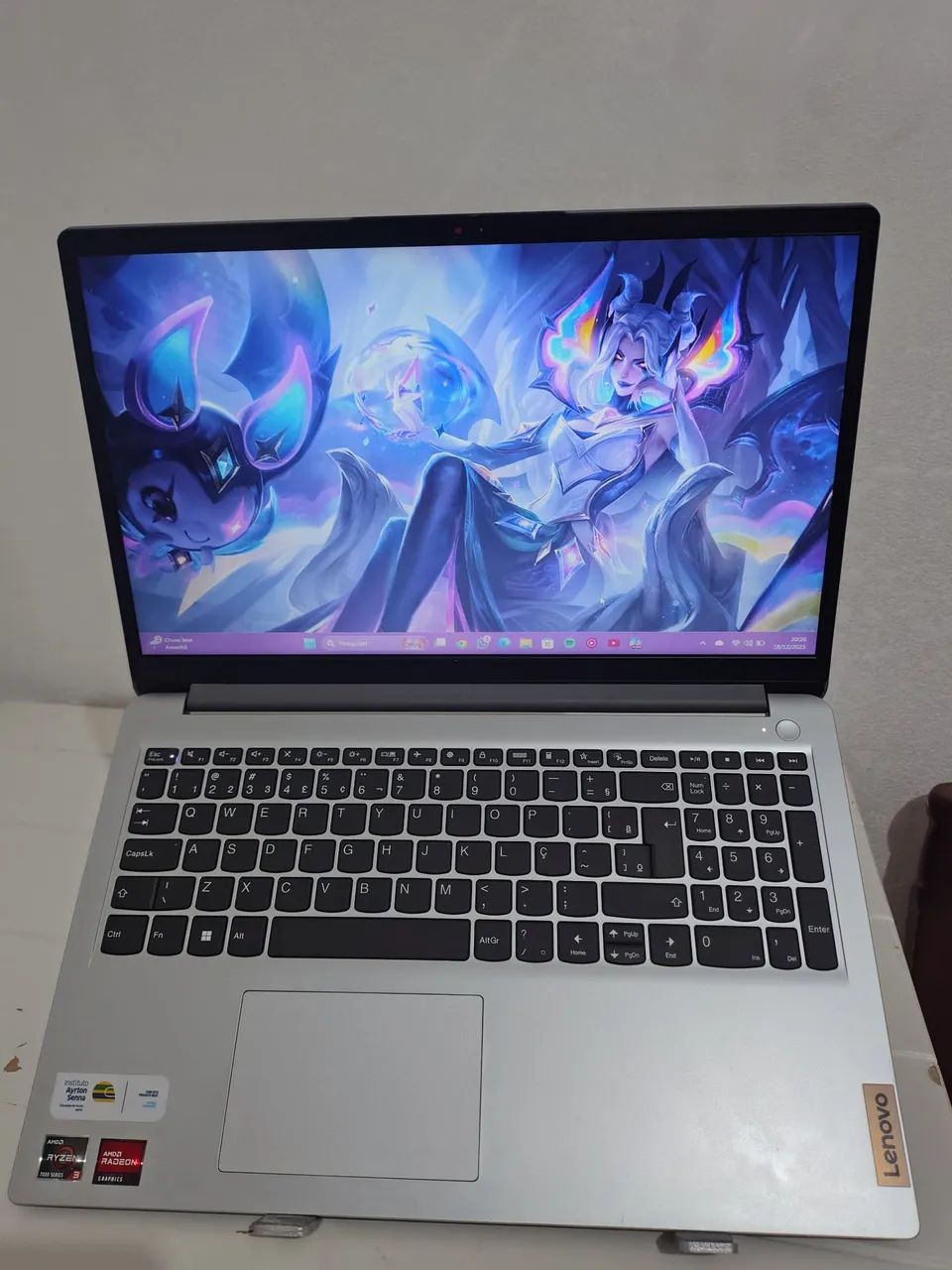 Notebook Lenovo Ultrafino IdeaPad 1 - Ryzen 3, 8GB, 256GB SSD - Pouco Uso - Foto 4