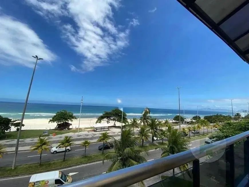 Triplex para venda possui 1075 metros quadrados com 4 quartos - Foto 2