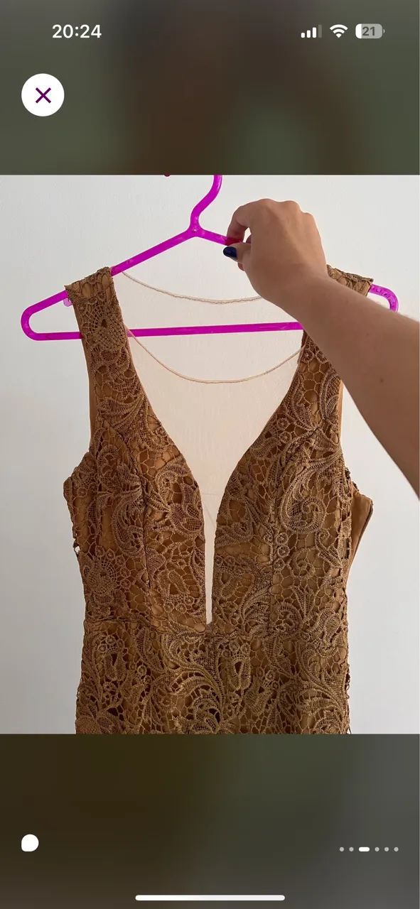 Vestido longo de renda dourada - decote profundo - Foto 4