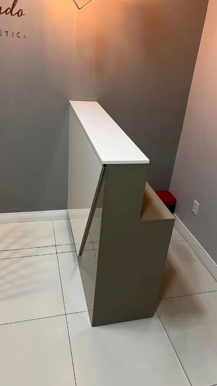 Balcão para loja ou recepção, moderno e elegante. Branco e Cinza. - Foto 6