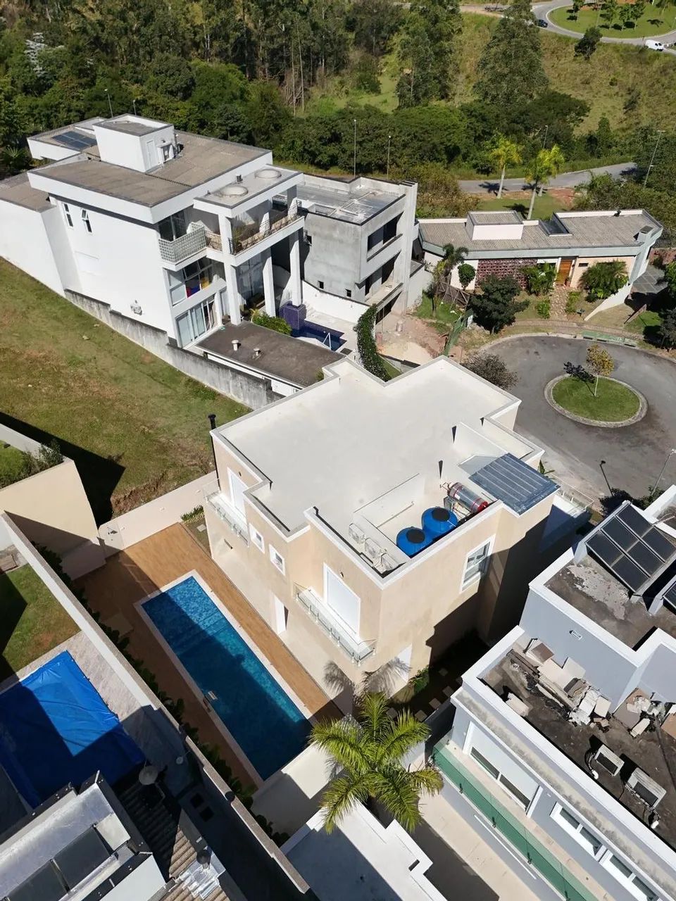 Casa para alugar em Santana de Parnaíba, Colinas da Anhangüera, com 5 suítes, com 440 m² - Foto 2