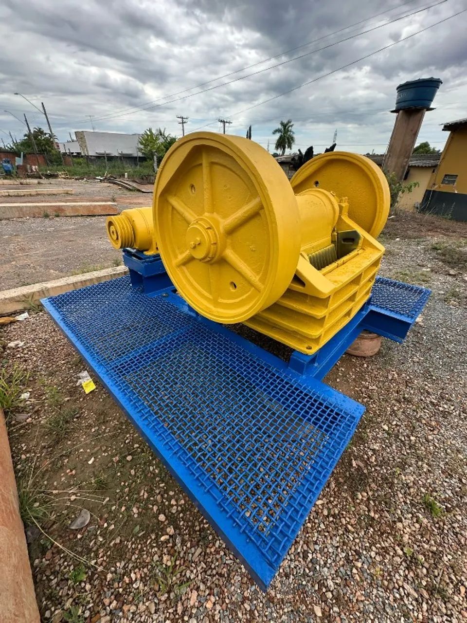 BRITADOR DE MANDIBULAS 80X13 MARCA FAÇO COM BASE E MOTOR REFORMADO COM MOTOR E BASE - Foto 5