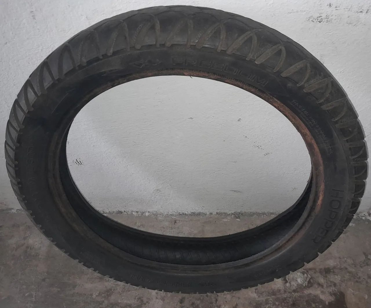 Pneu traseiro aro 17 Bros 125/150/160 - Foto 3