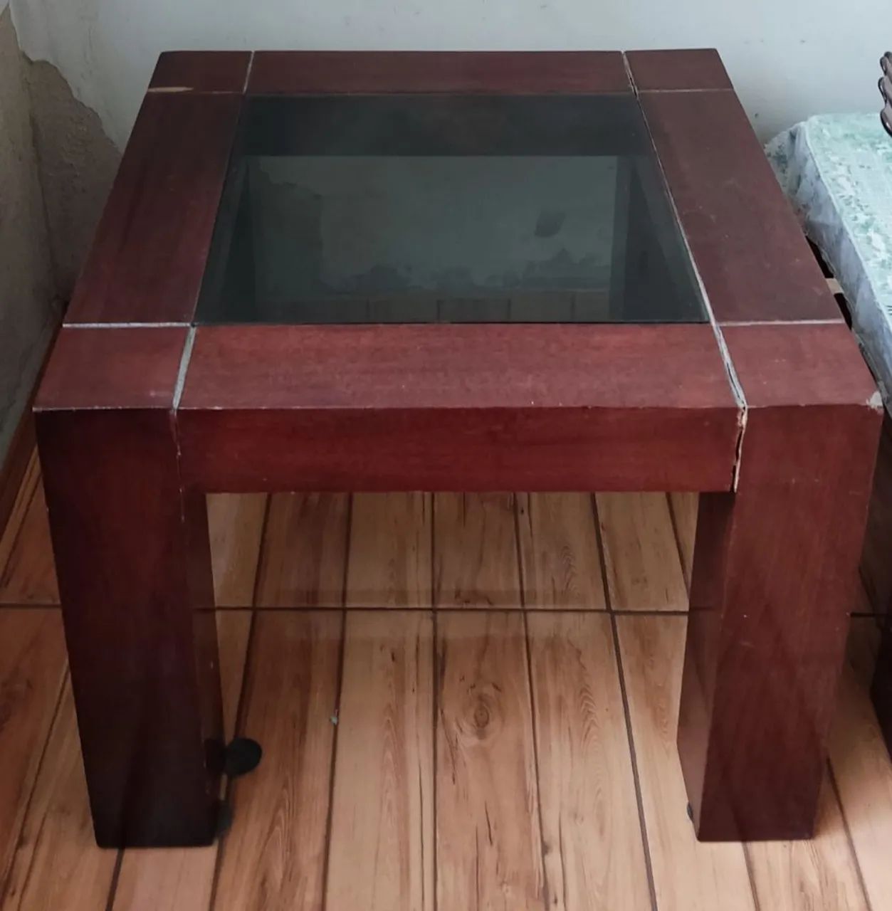 Mesa de Centro e Canto em Madeira Maciça