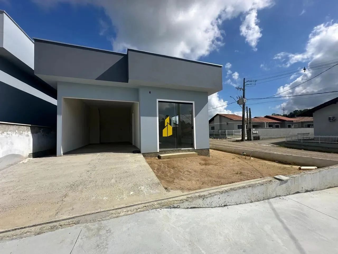 Casa á venda em Timbó, Bairro Araponguinhas.
