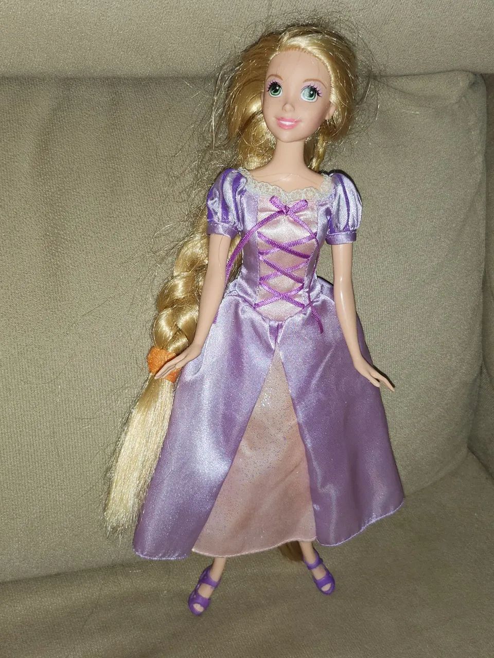 Boneca rapunzel princesas 