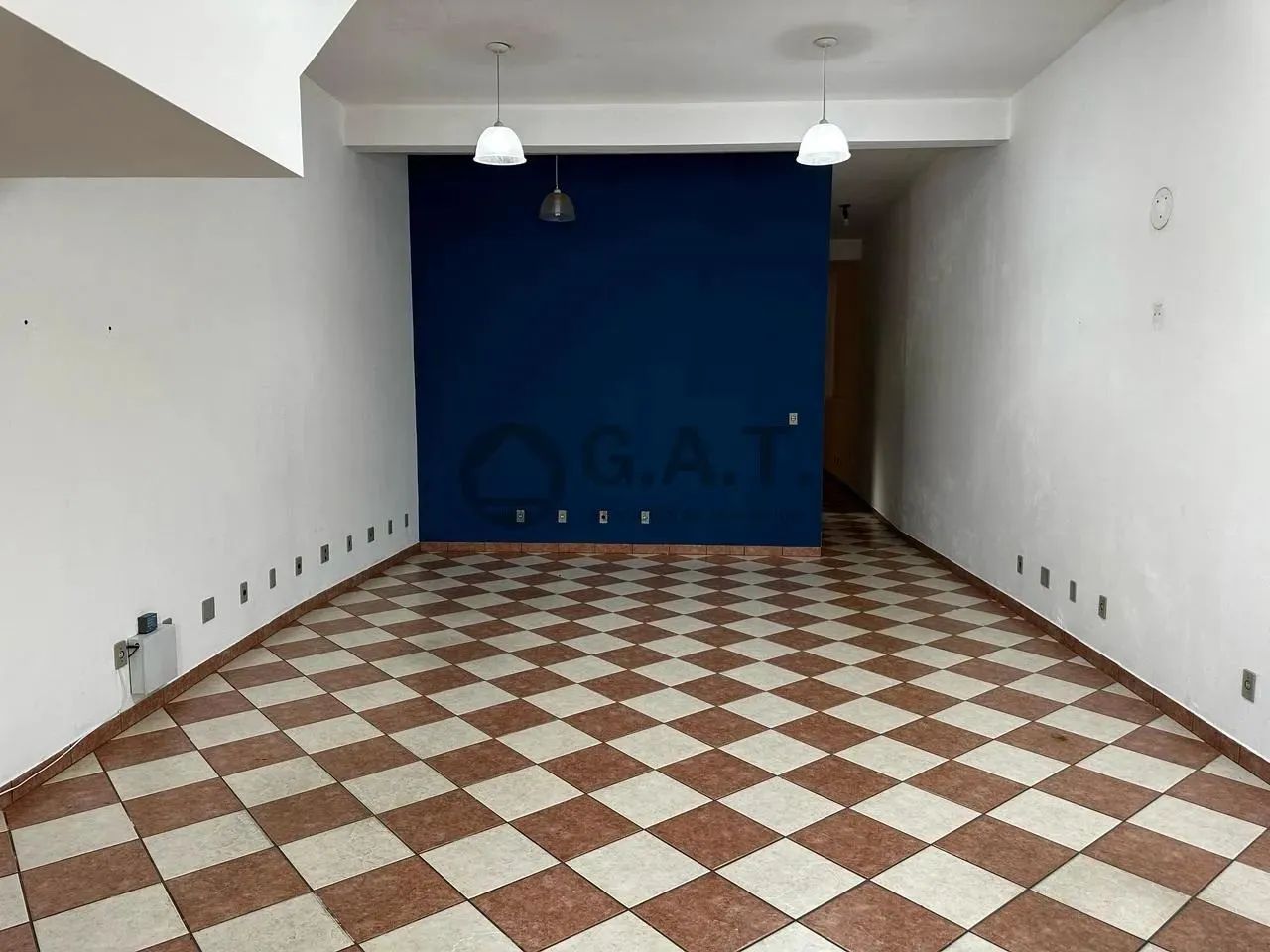 Salão Comercial para Locação no Centro de Sorocaba-SP: 1 Sala, 1 Banheiro, 110m² de Área. - Foto 4
