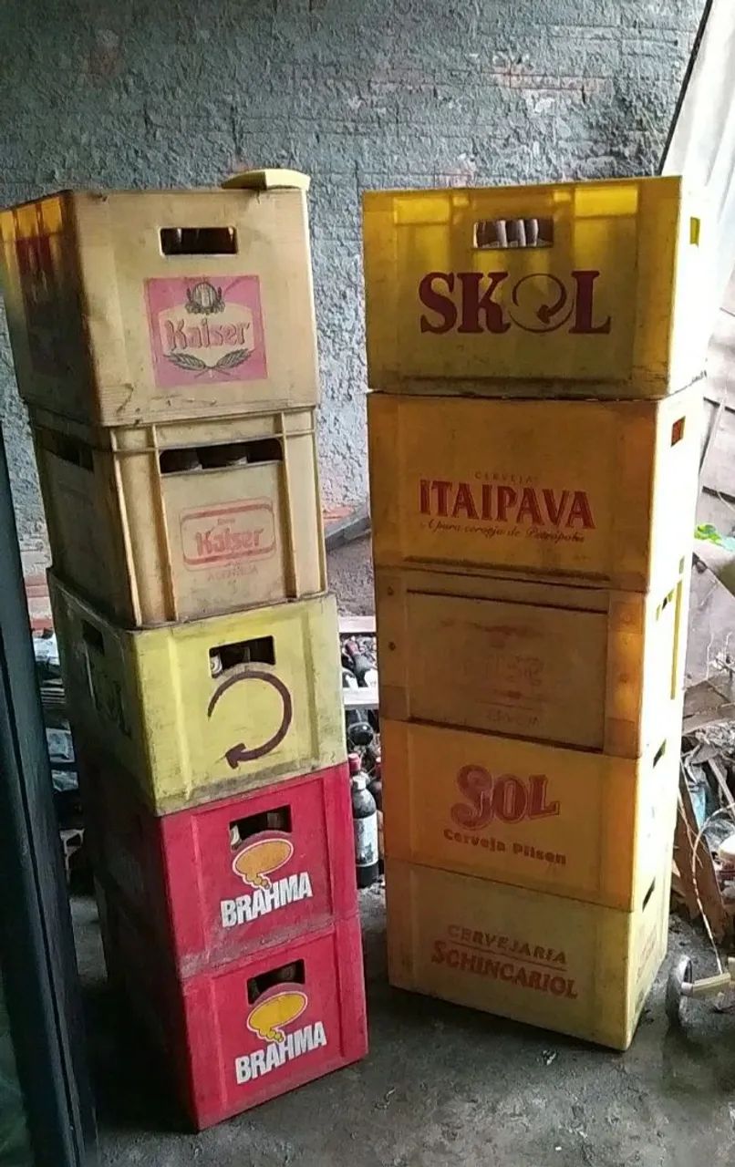 Caixas de cerveja com casco 600ml, (10 caixas).