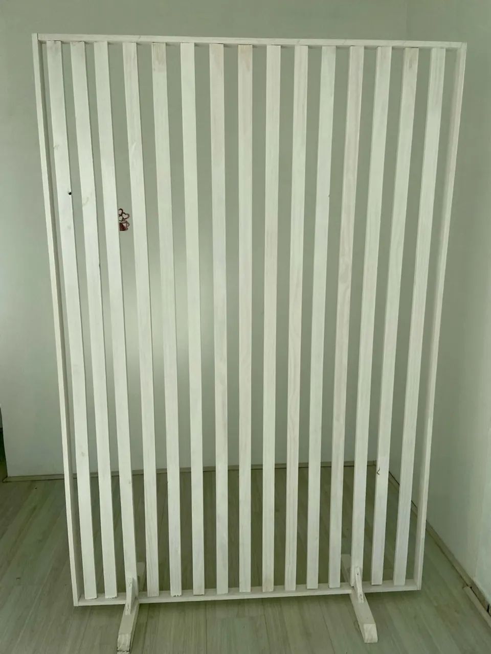 Divisória de ambientes ripada branca