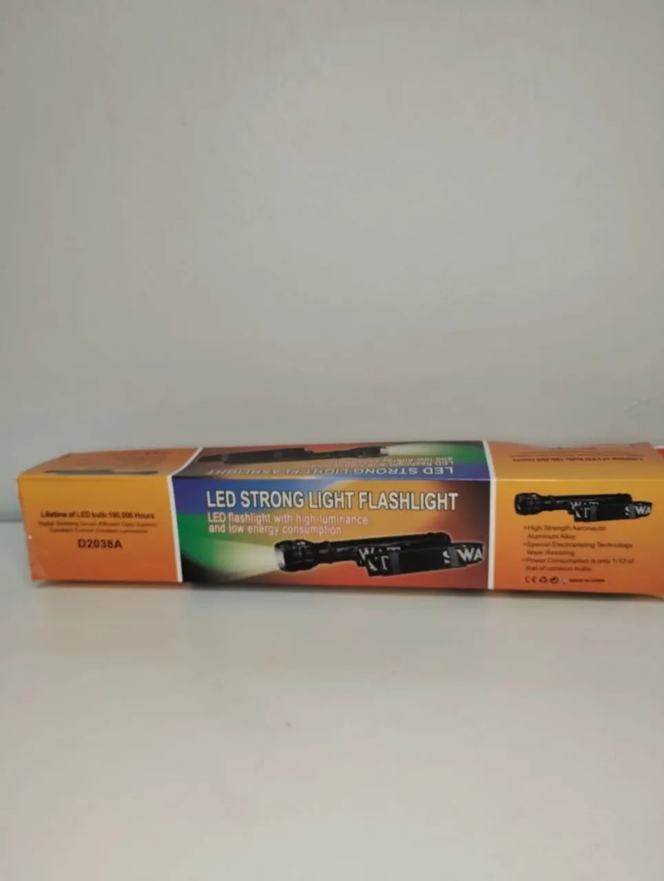 Lanterna de LED forte para acampamento - Foto 4
