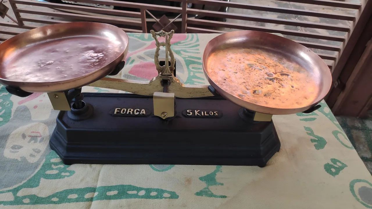 Balanço Força  anos 70 braço de bronze e patros de cobre super conservad 