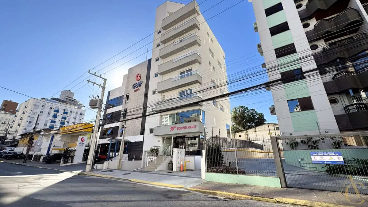 Apartamento para locação, 02 suítes - Centro - Florianópolis/SC.