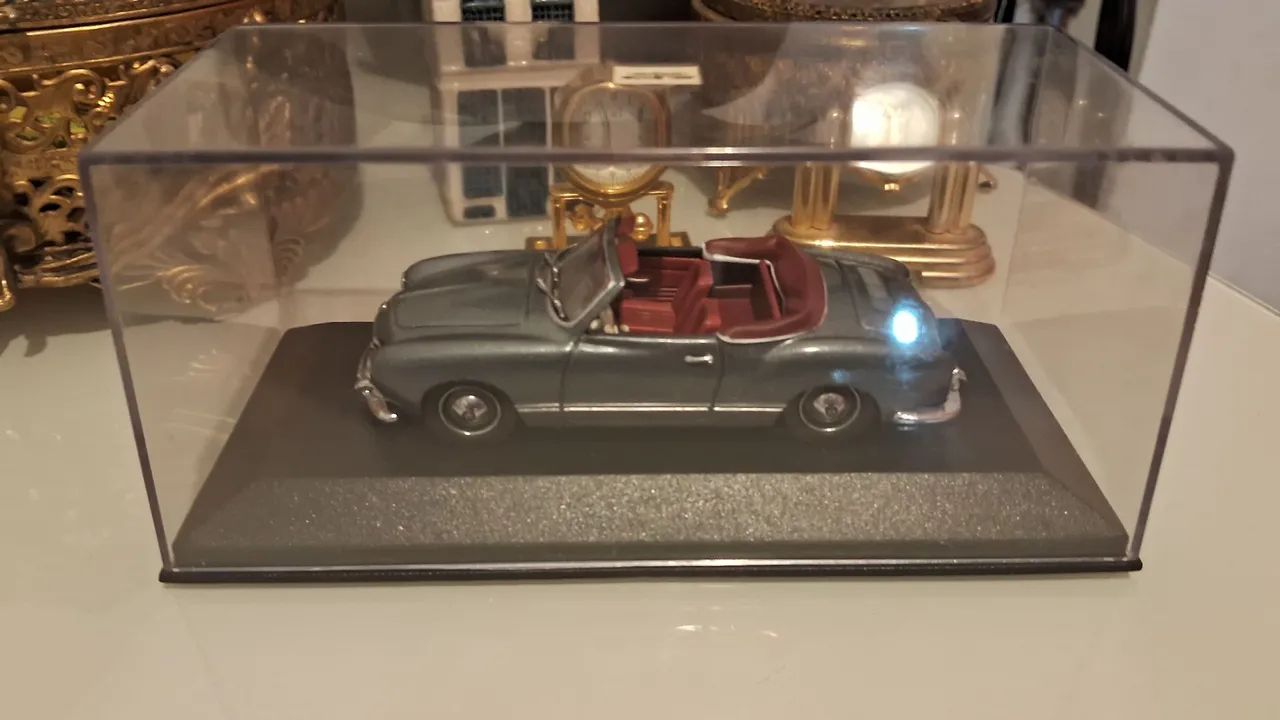 Miniatura Volkswagen Karmann Ghia Cabriolet. <br><br> - Foto 4