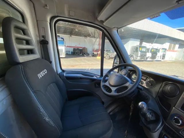 Iveco 70c17 , Baú , Plataforma Hidráulica. - Foto 11