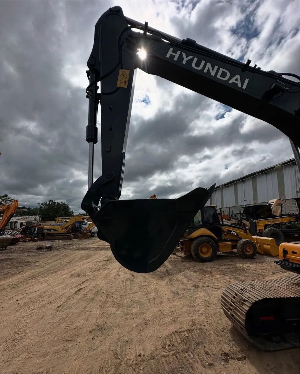 ESCAVADEIRA HYUNDAI - Foto 4