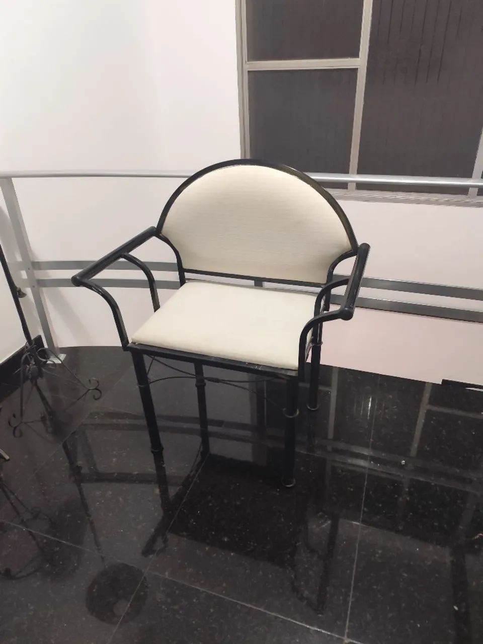 Poltrona Elegante para Sala ou Varanda - Foto 3