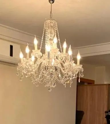 Lustre com 12 lâmpadas 