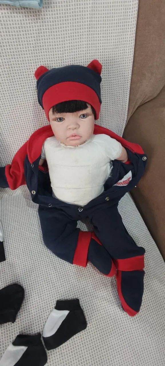 Boneca Bebê Reborn Roupa Azul e Vermelha - Foto 2