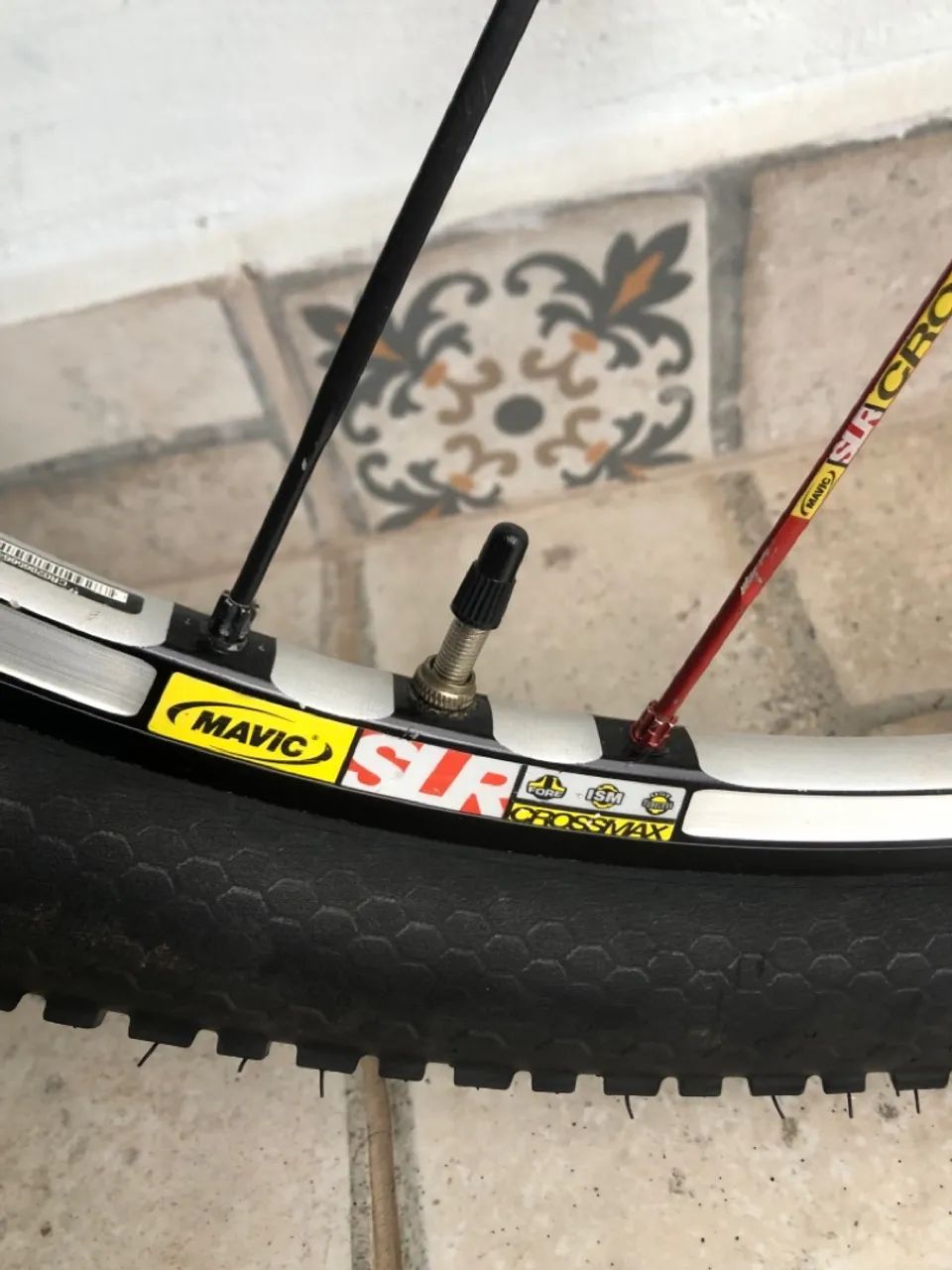 Roda Mavic SLR Crossmax com pneus continental 