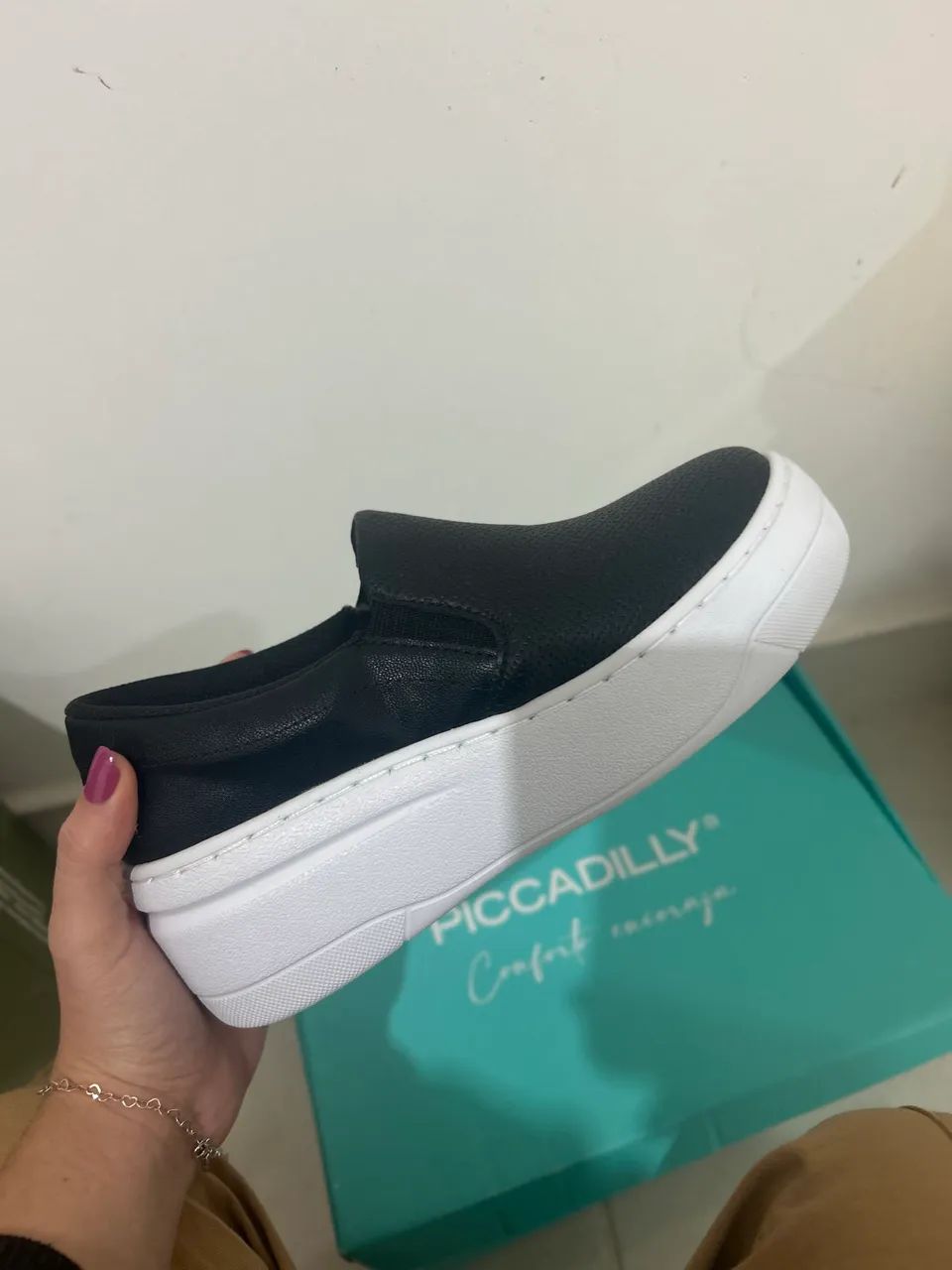 Slip on preto da piccadilly - Foto 5