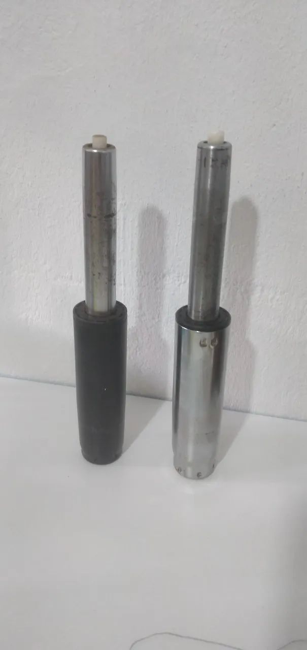 Vendo 2 pistão 32 centimetros cada 
