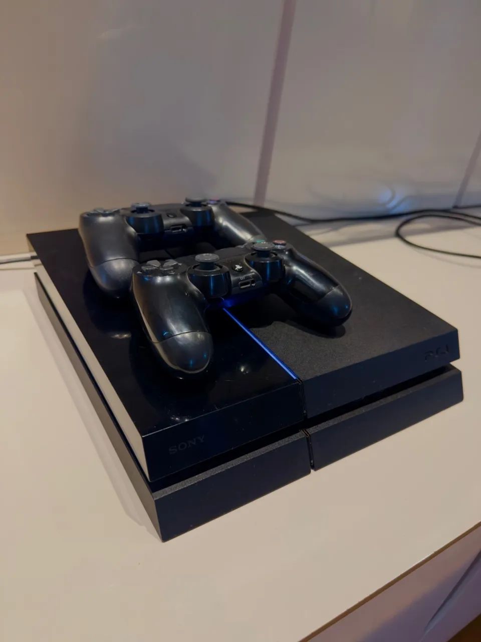 Ps4 Fat Desbloqueado + 2 controles - Foto 2